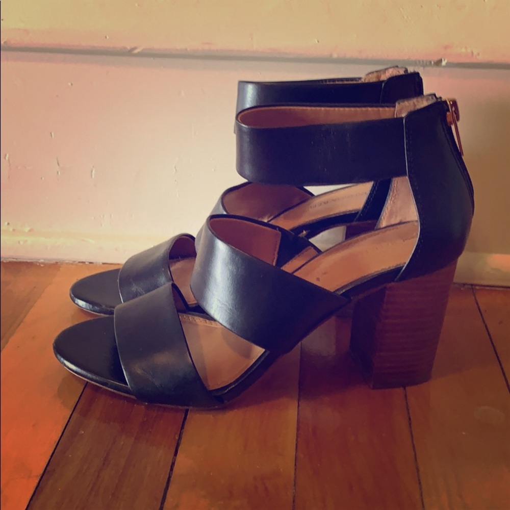 Banana Republic 3” heeled sandal, size 6.5